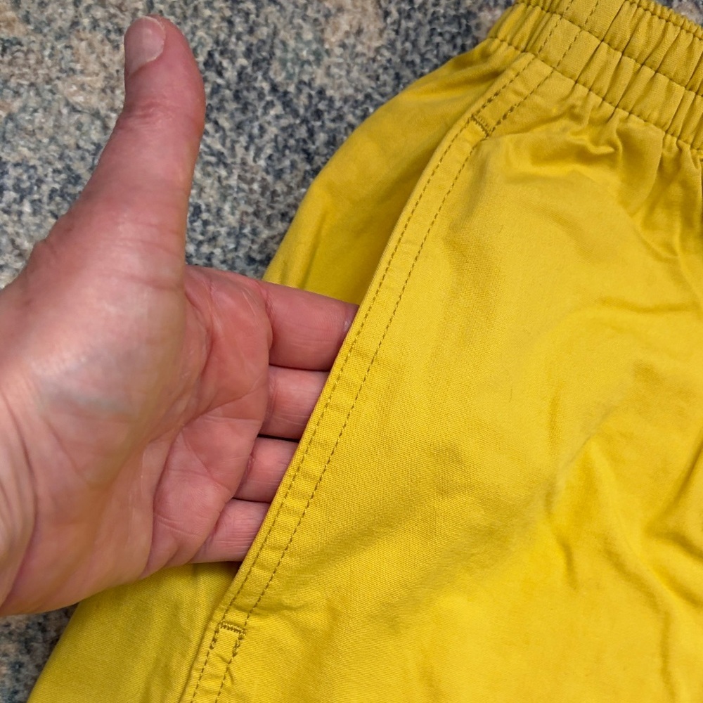 Patagonia Women’s Funhoggers Shorts Surfboard Yellow XS NWT Athleisure Outdoor - Picture 3 of 9